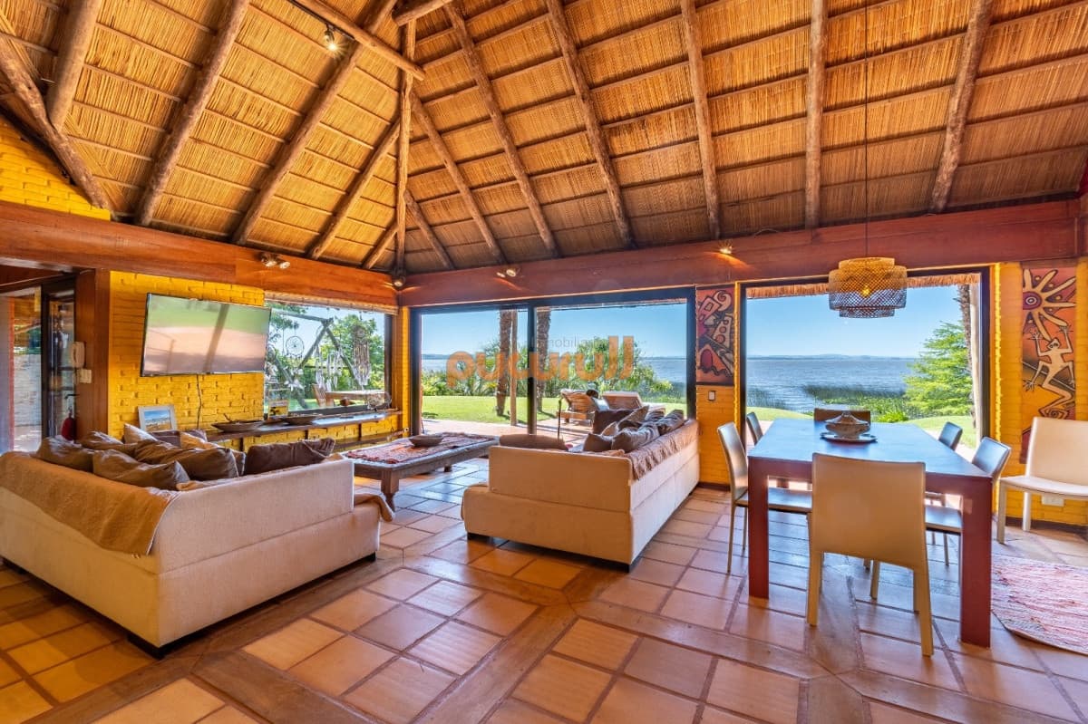 Casa en Punta Ballena, Laguna del Sauce