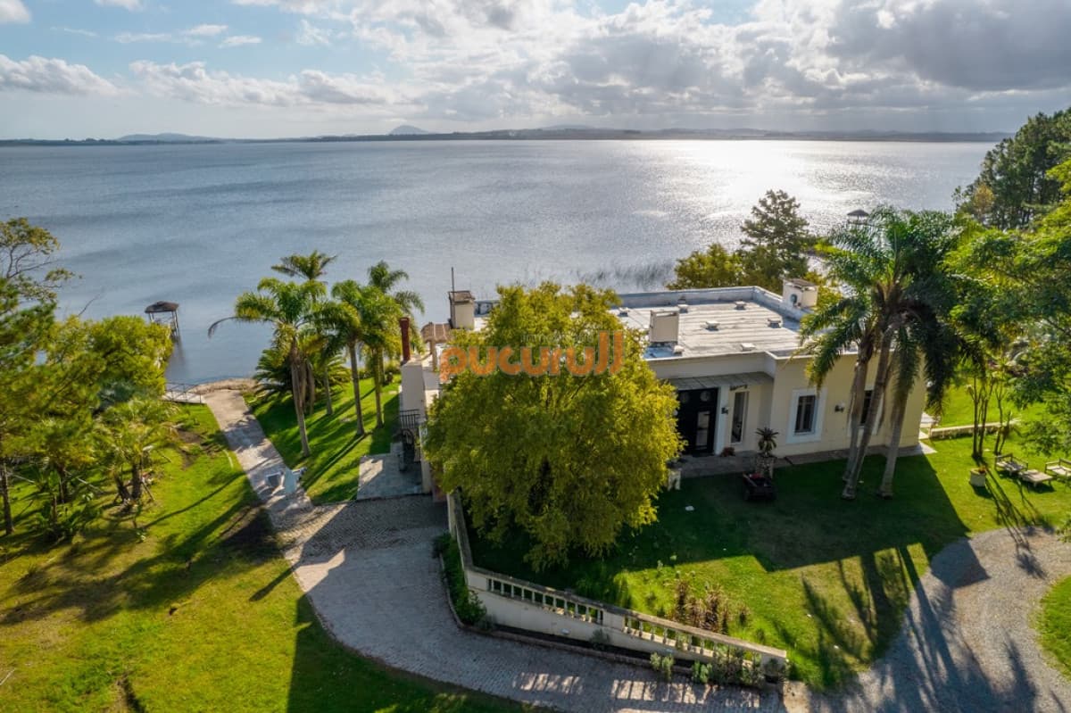 Hermosa chacra con costa a Laguna del Sauce