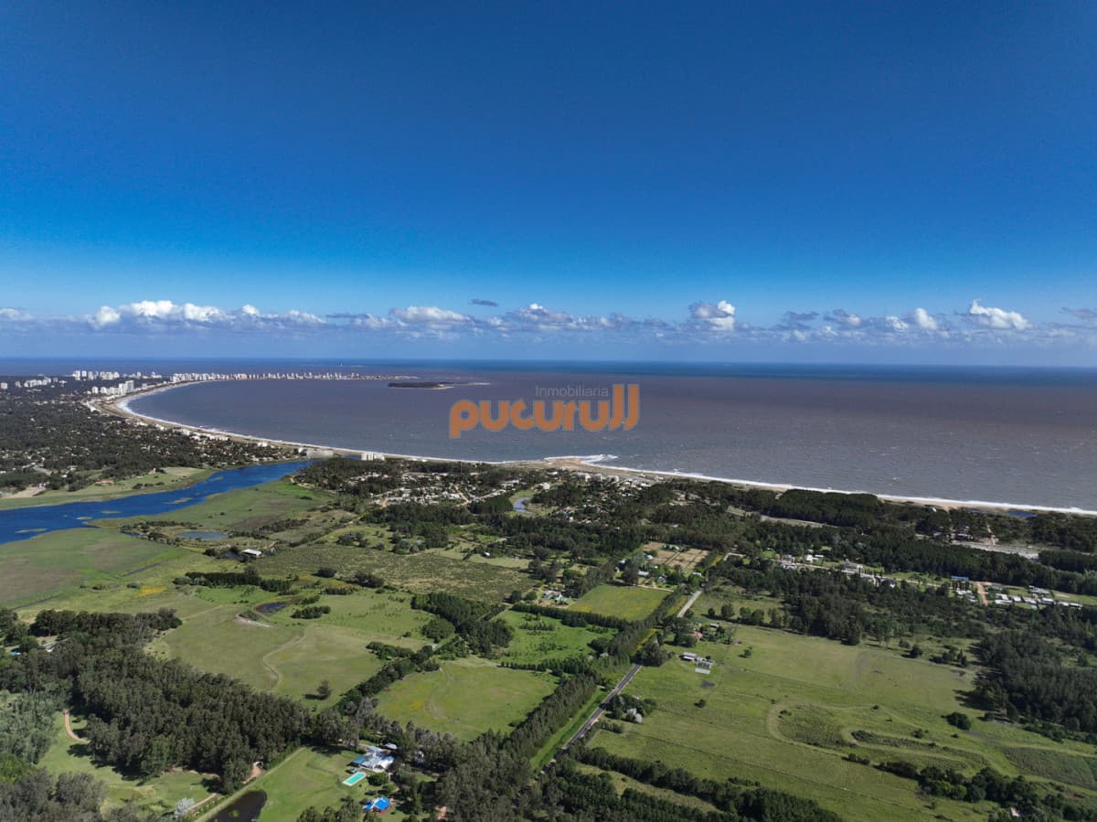 La Martina: barrio privado.
