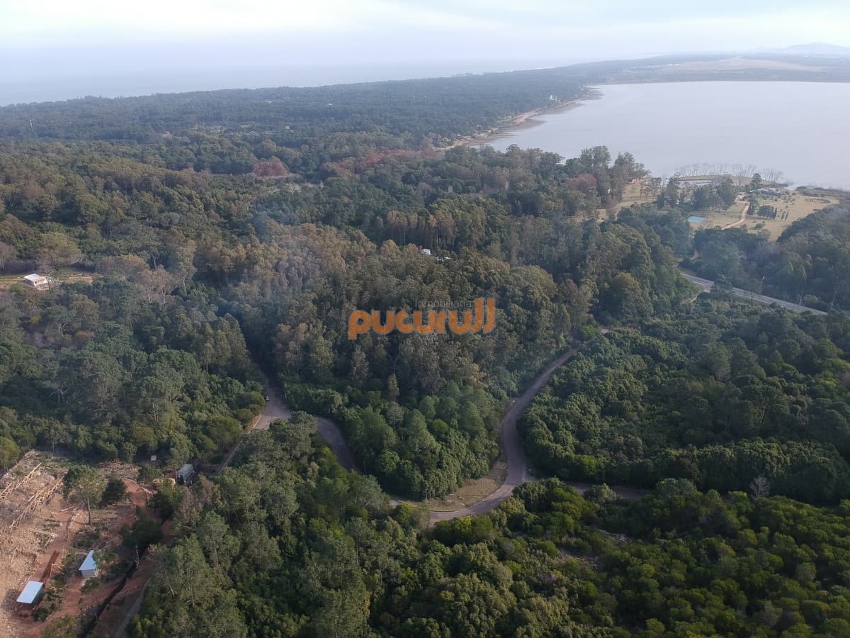 Venta de lote en Las Cumbres.