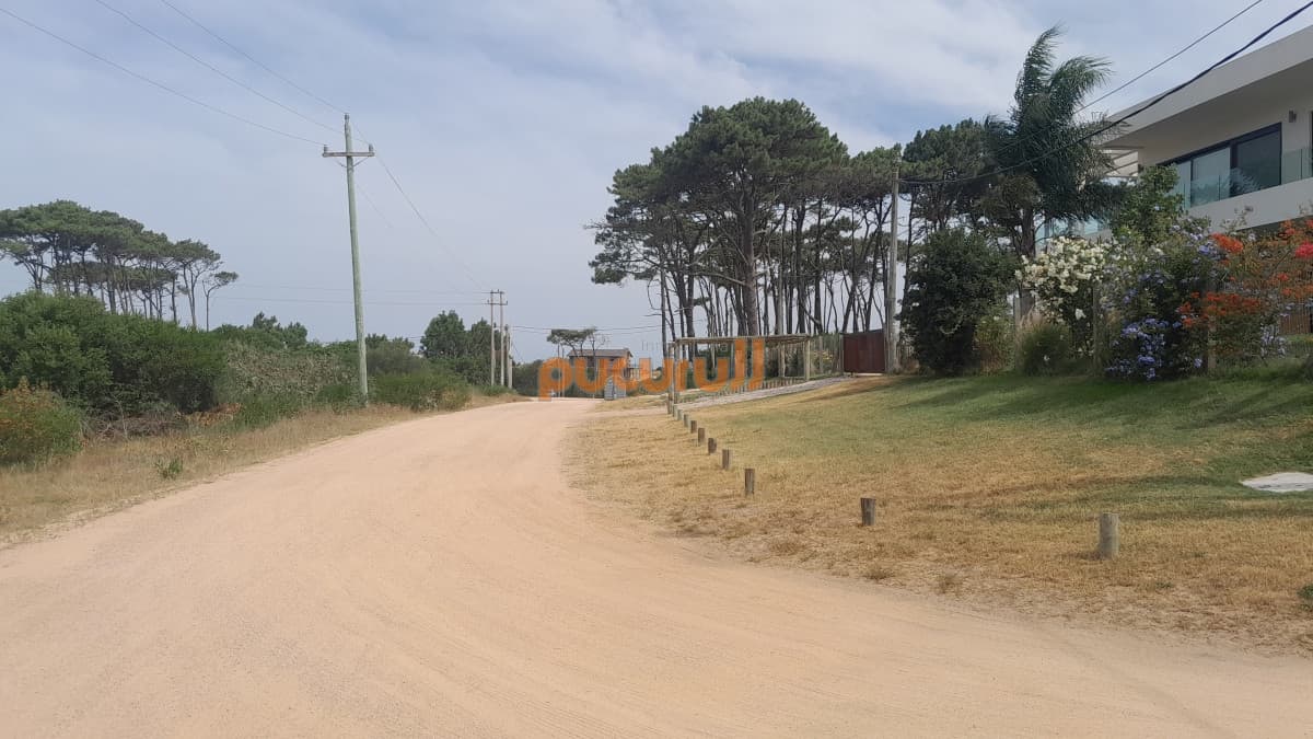 Muy buena esquina cerca del Mar!