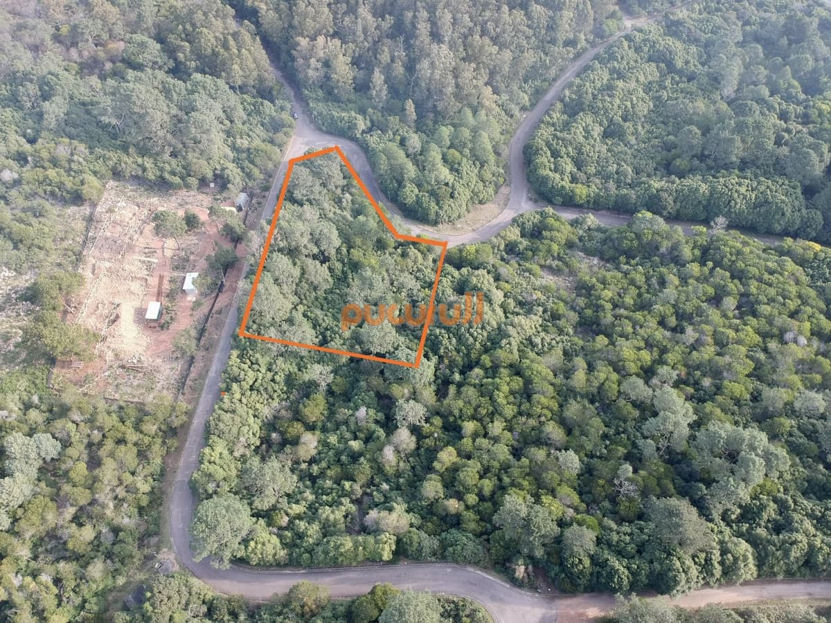 Venta de lote en Las Cumbres.