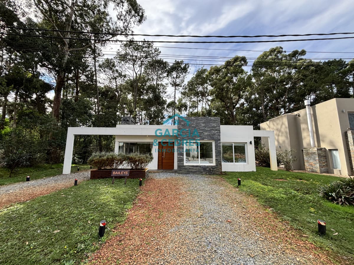 Casa en Punta Ballena, Complejo Solanas