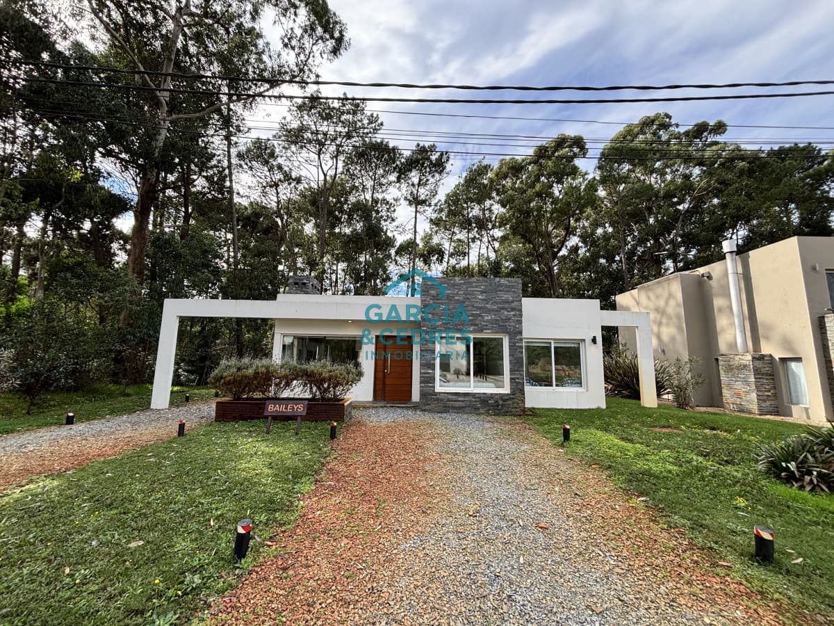 Casa en Punta Ballena, Complejo Solanas