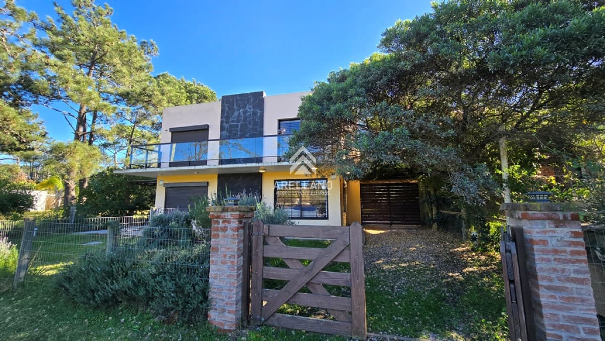 Casa ID.5431 - Casa Venta 2 Dormitorios 3 Baños, Piscina Climatizada en Punta Colorada - BARLOVENTO