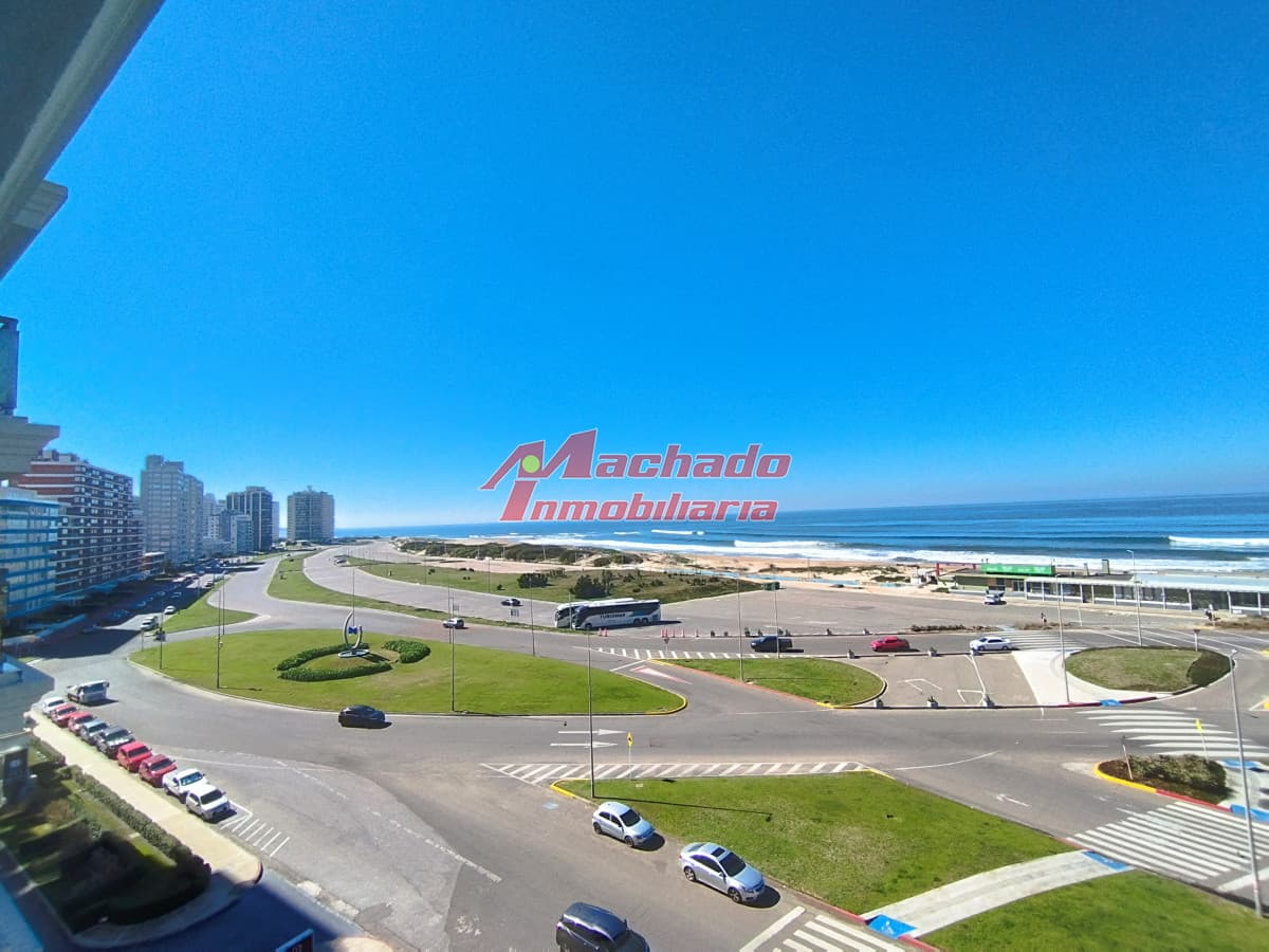 VENTA DE APARTAMENTO DE 3 DORMITORIOS EN PUNTA DEL ESTE