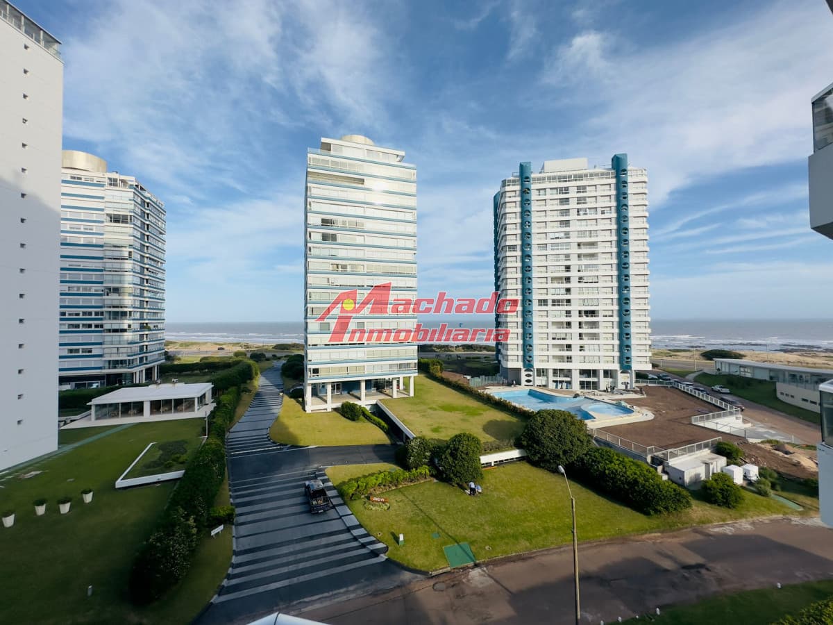 Apartamento en alquiler de un dormitorio zona playa brava