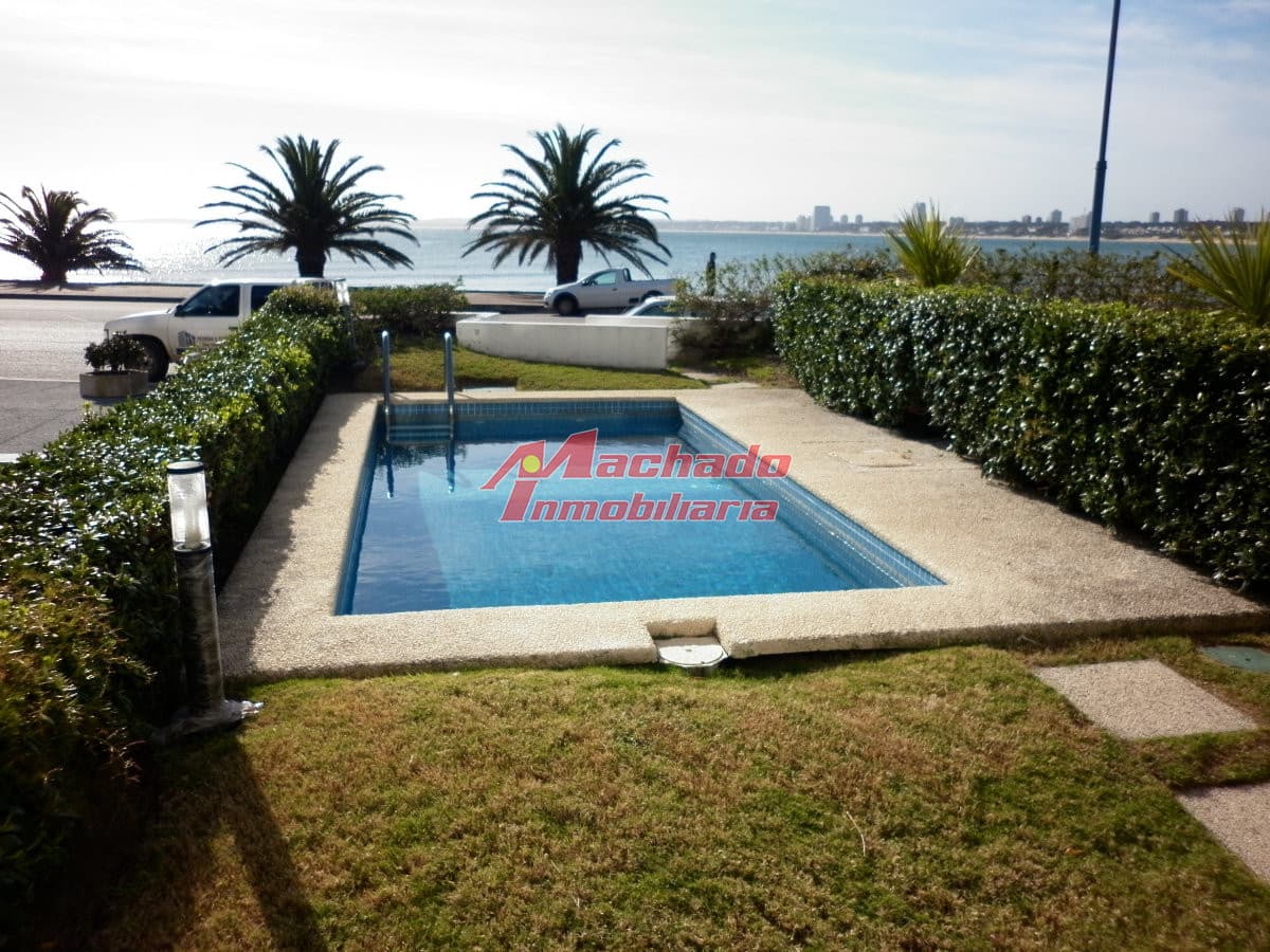 Alquiler y venta de apartamento de 3 dormitorios y dependencia en Punta del Este