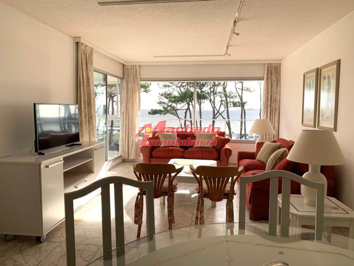 Alquiler de temporada de apartamento de 2 dormitorios y dep. en Punta del Este