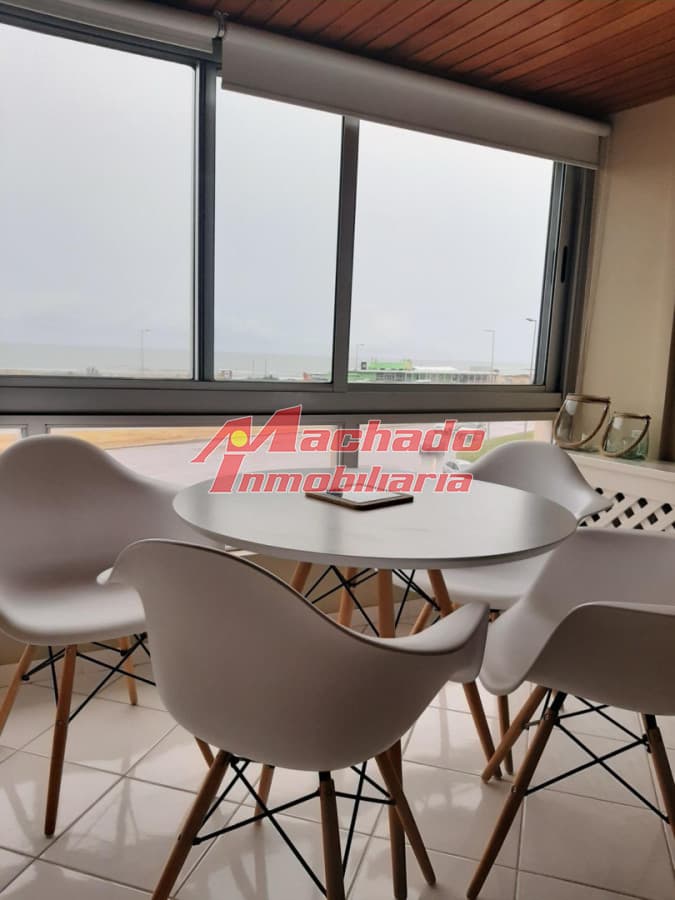 Apartamento en primera linea de playa brava en alquiler temporal