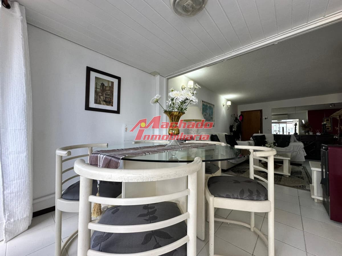 Venta de apartamento de dos dormitorios en Punta del Este