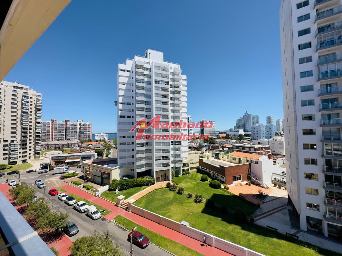 Apartamento en alquiler temporal,1y medio dorm. , Punta del Este.