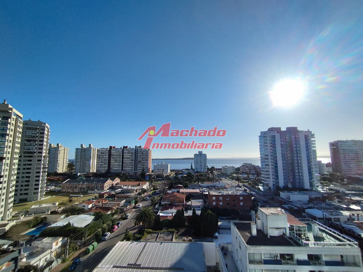 Alquiler apartamento de 3 dormitorios en Punta del Este.