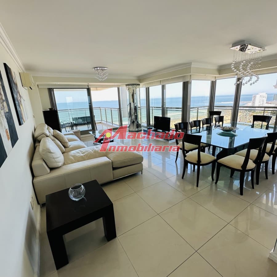 Apartamento en venta , primera linea, playa brava.·9171
