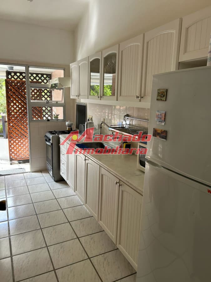 Alquiler de apartamento de dos dormitorios en playa mansa