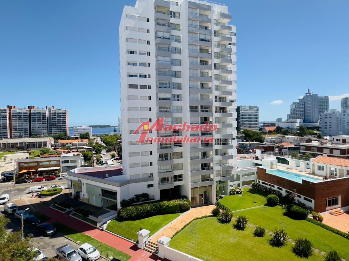 Apartamento de 2 dormitorios, reciclado, en Alquiler, en Punta del Este