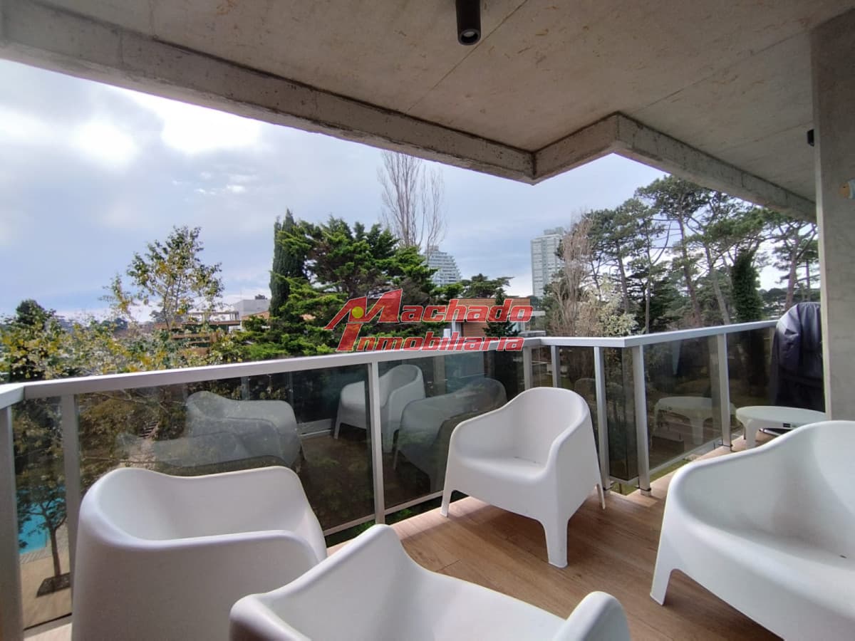 venta de apartamento con balcon en playa mansa