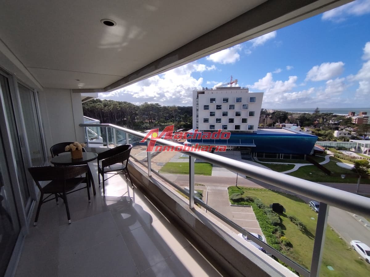 Apartamento en alquiler, zona Playa brava