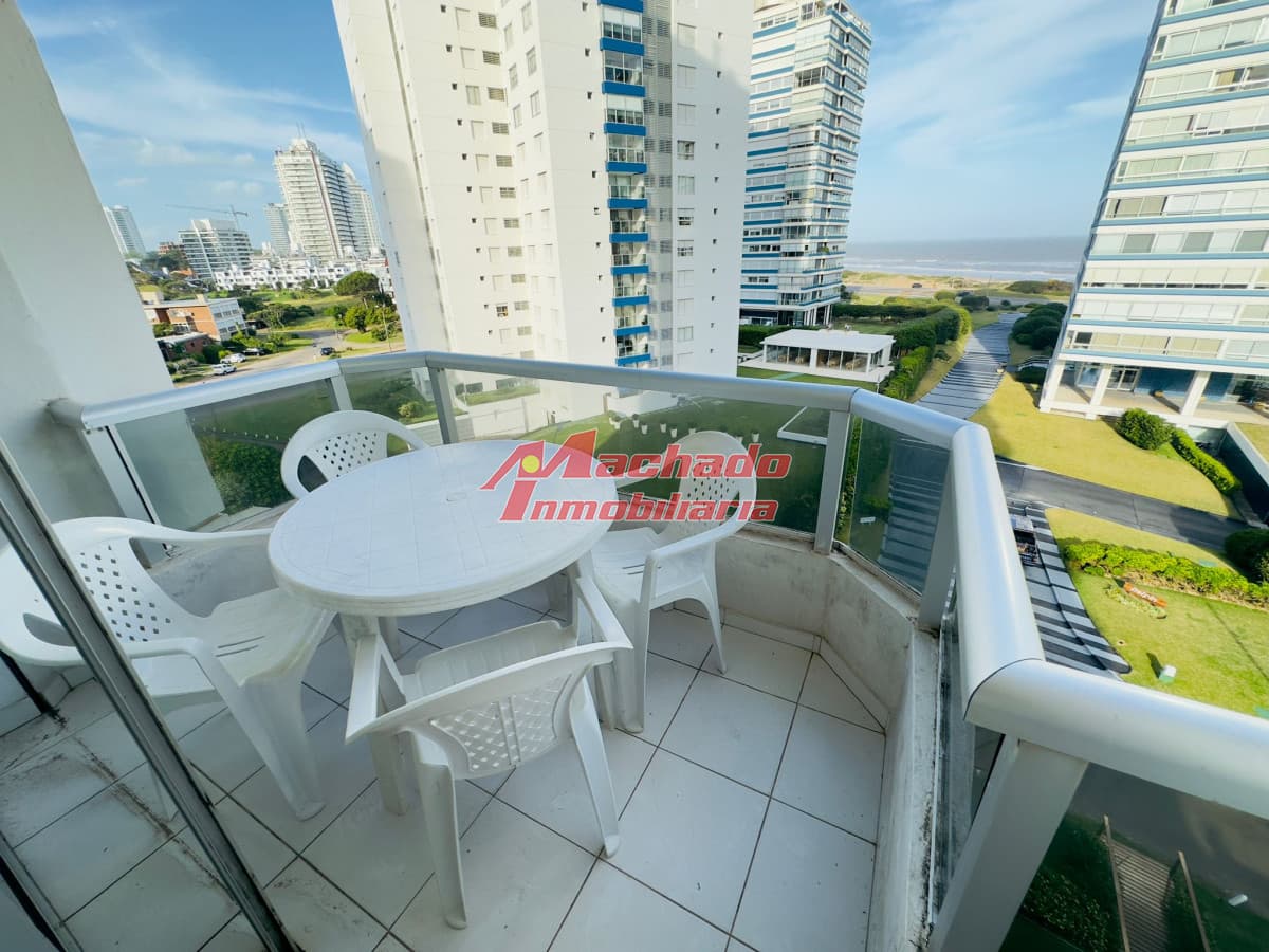 Apartamento en alquiler de un dormitorio zona playa brava