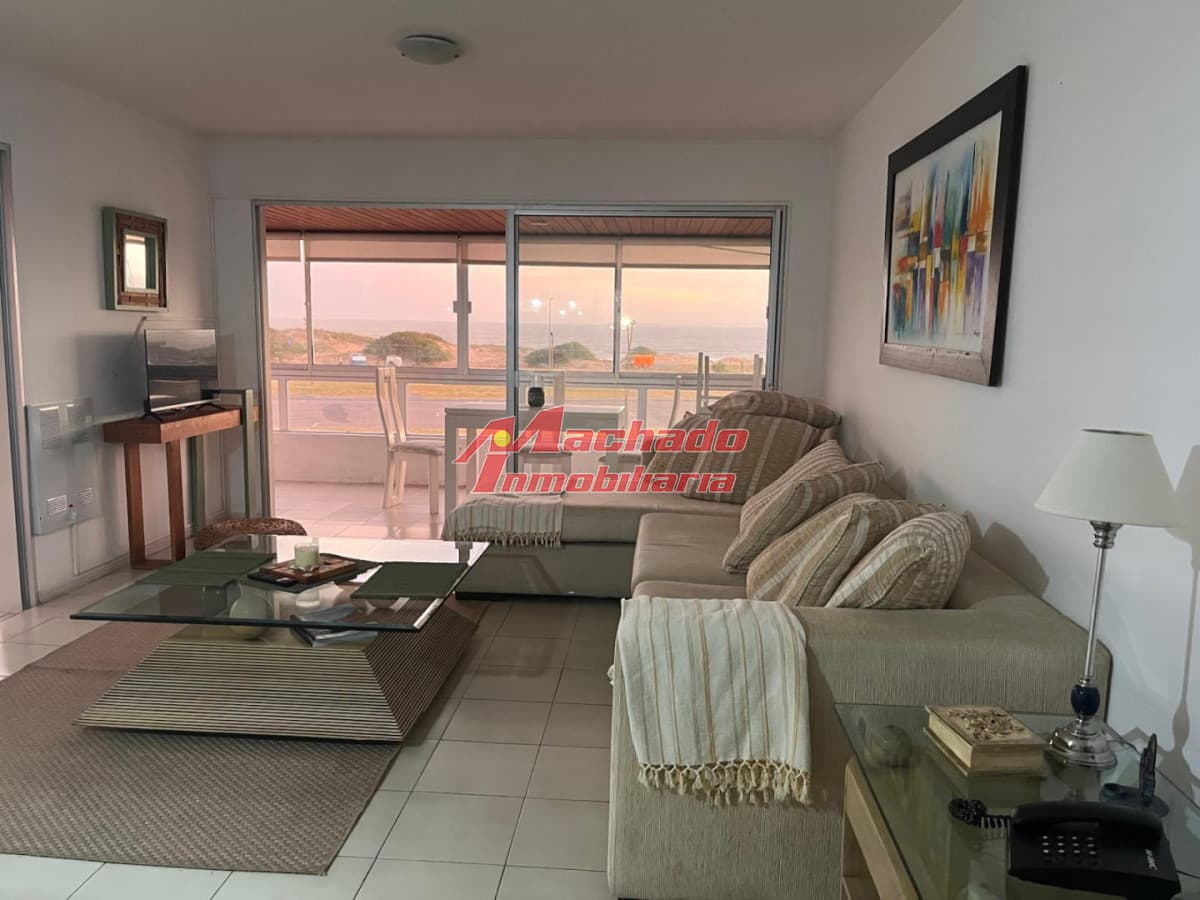 Apartamento en primera linea de playa brava en alquiler temporal