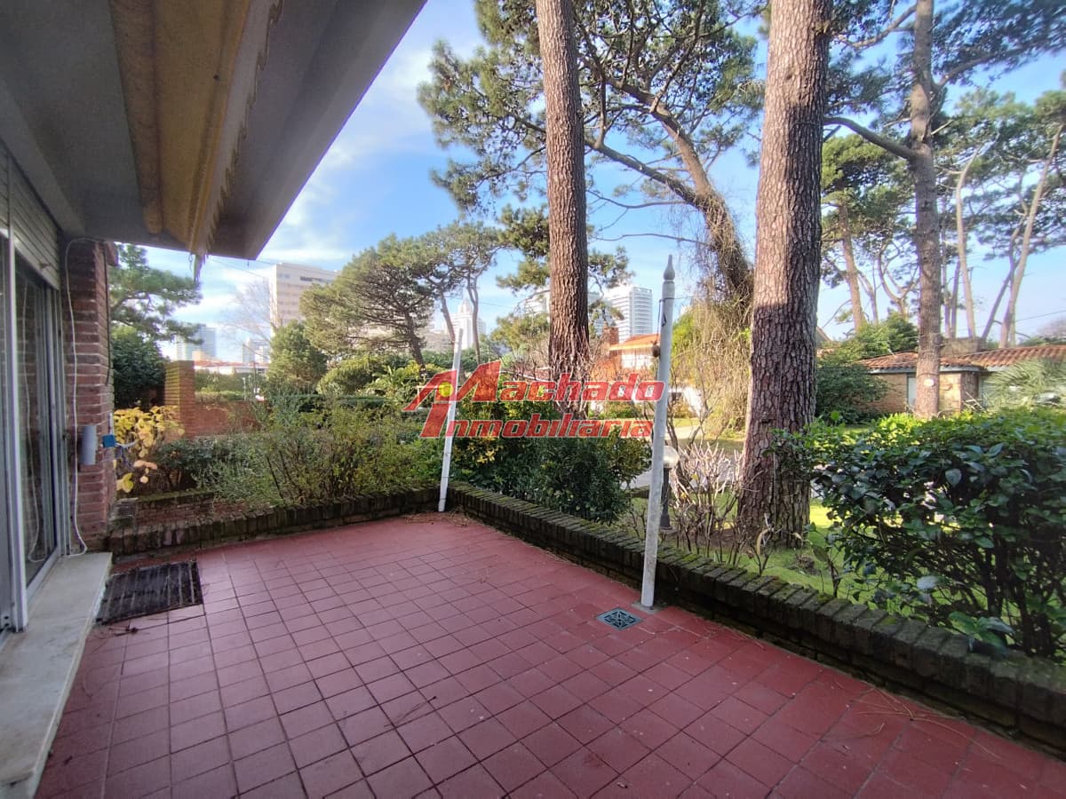 Apartamento en venta de dos dormitorios en Punta del Este