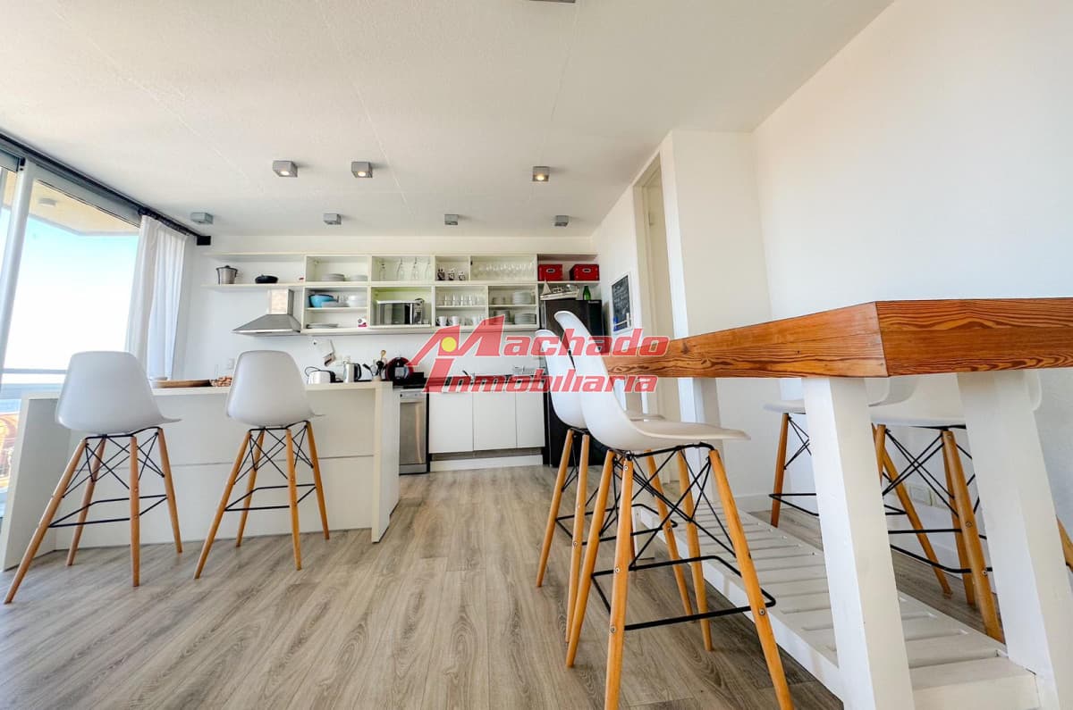 Penthouse Duplex en venta, con parrillero y vista al mar en Manantiales
