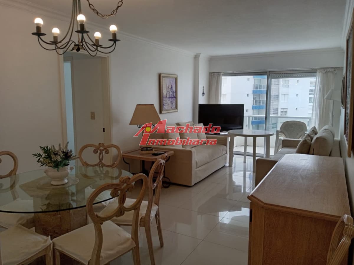 Alquiler de Apartamento a metros de playa Brava