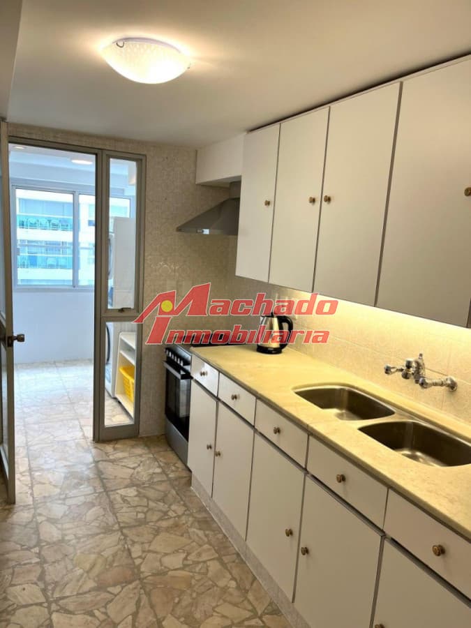 Alquiler de temporada de apartamento de 2 dormitorios y dep. en Punta del Este