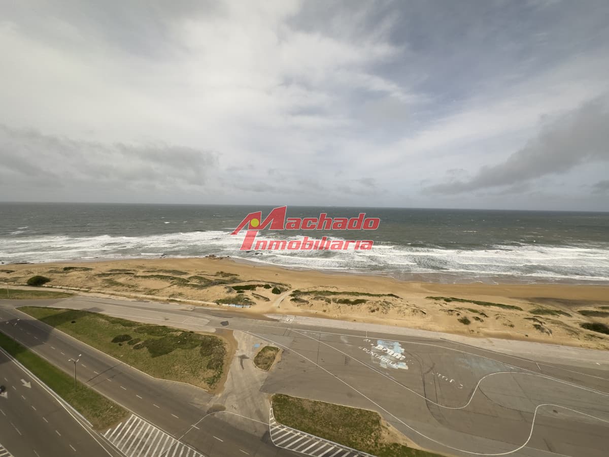 Apartamento en Venta y alquiler de 3 dormitorios en Punta del Este