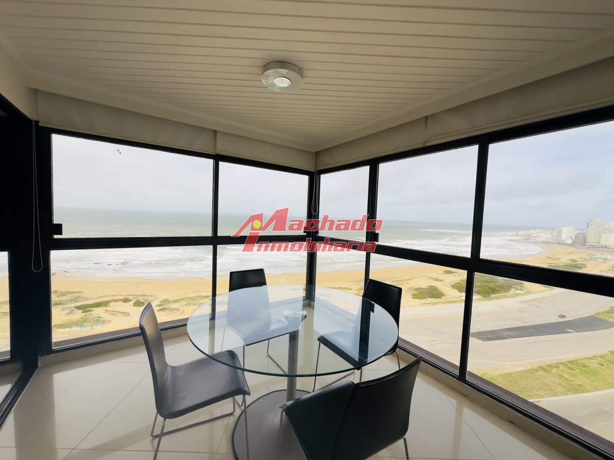 Apartamento en Venta y alquiler de 3 dormitorios en Punta del Este