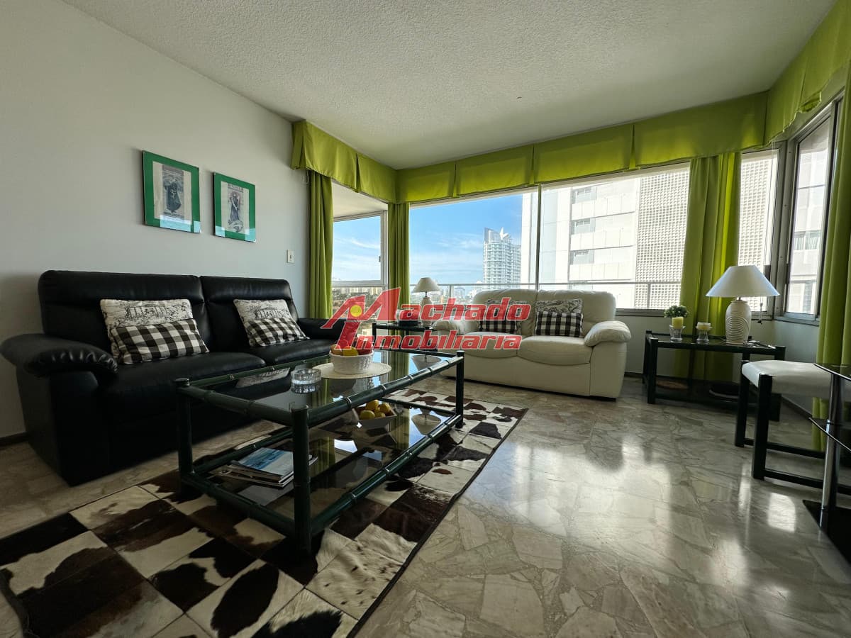 Apartamento en venta de dos dormitorios en Playa mansa