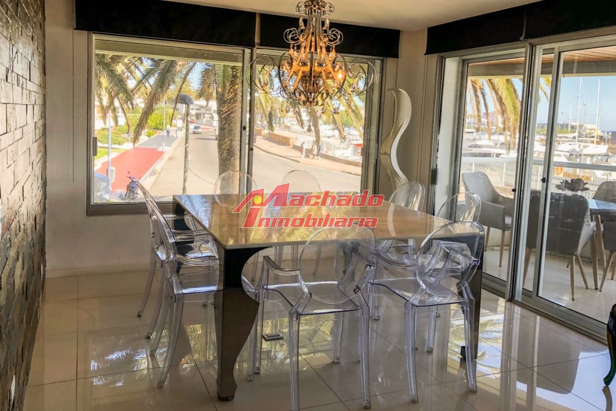 Apartamento En Venta Edificio Espigon Frente Al Puerto.