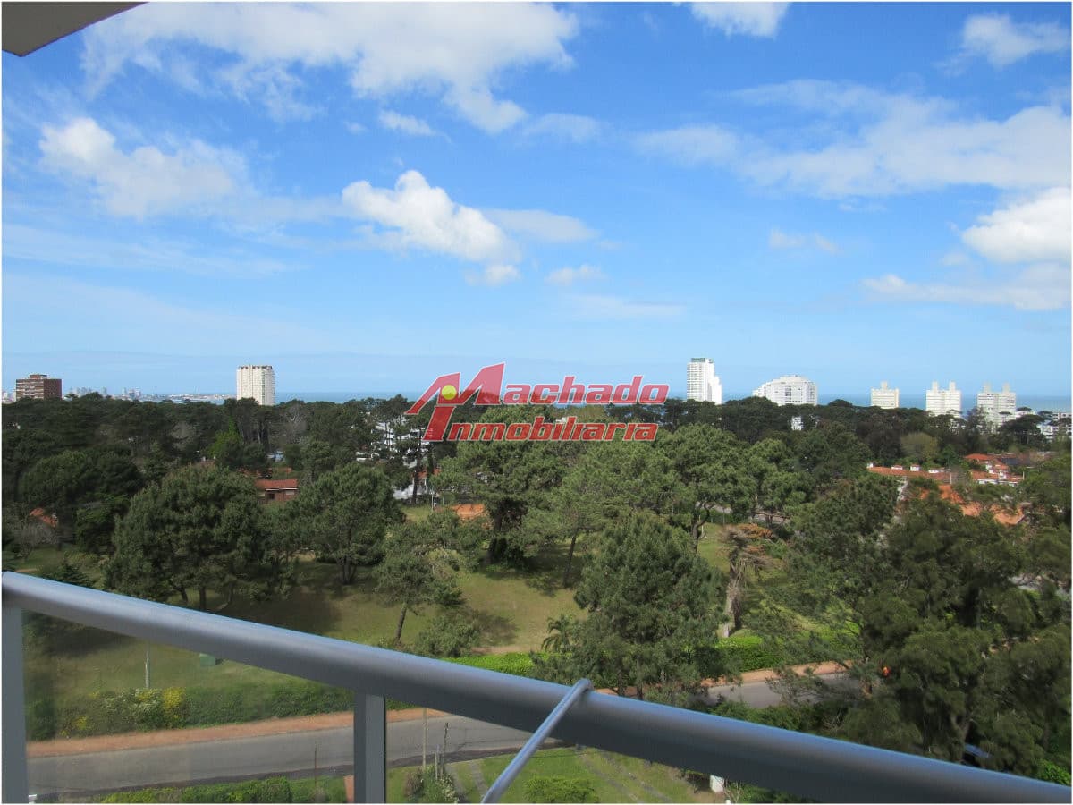 Venta de apartamento de dos dormitorios en Punta del Este
