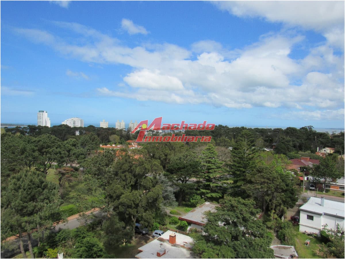 Venta de apartamento de dos dormitorios en Punta del Este