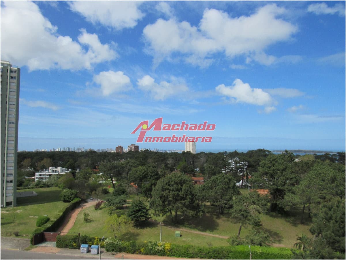 Venta de apartamento de dos dormitorios en Punta del Este