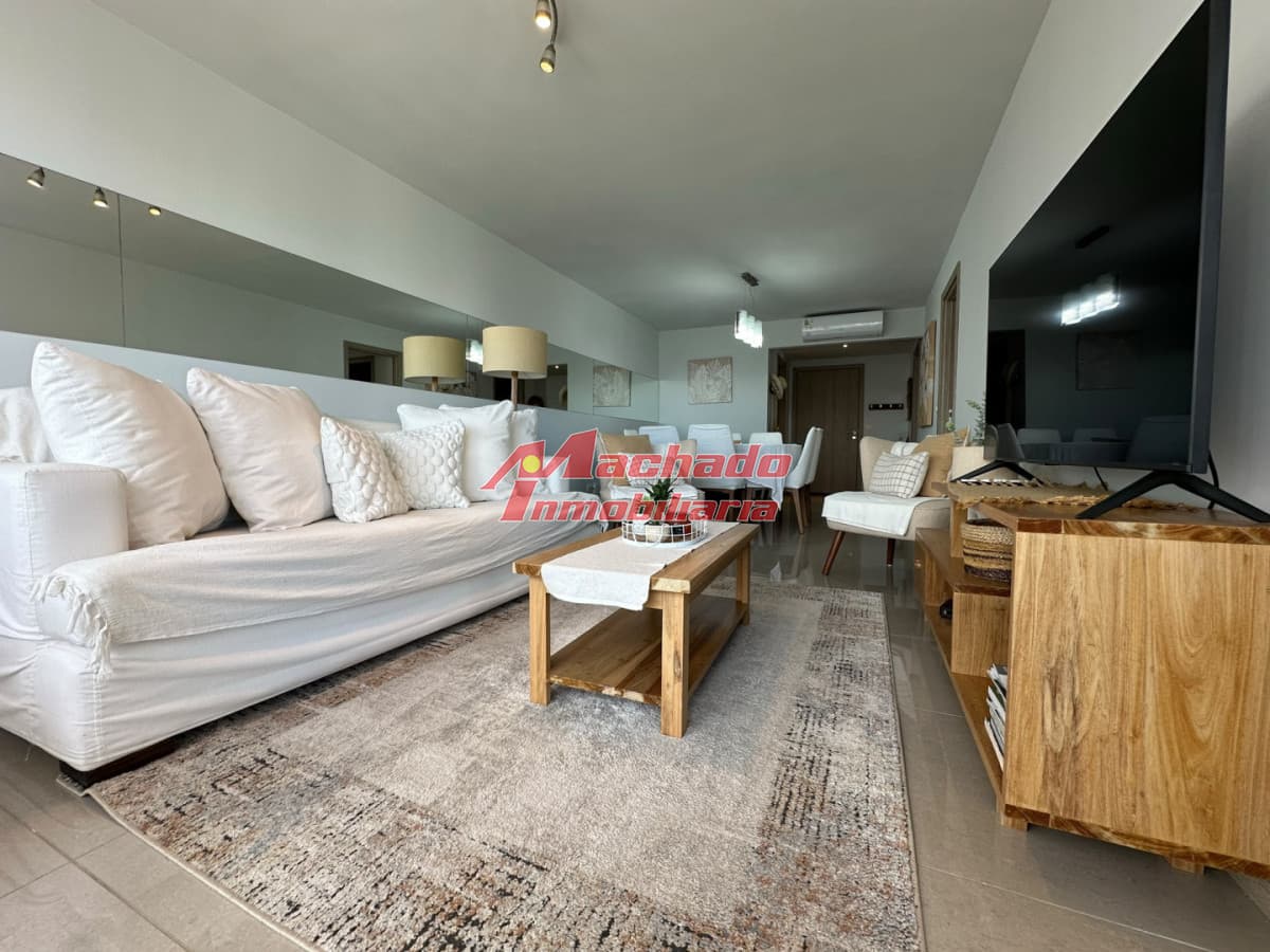 Apartamento de 2 dormitorios en Alquiler de temporada en Punta del Este