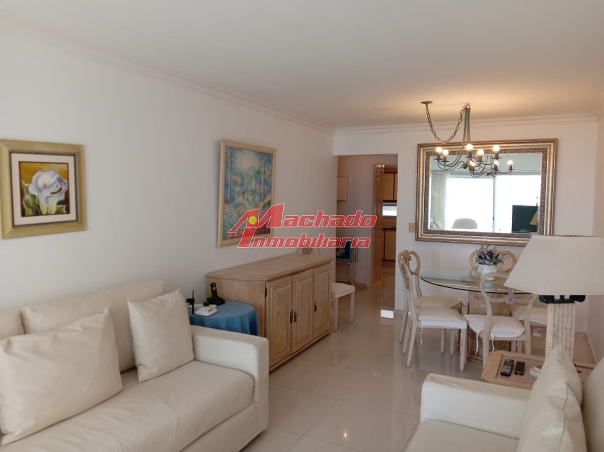 Alquiler de Apartamento a metros de playa Brava