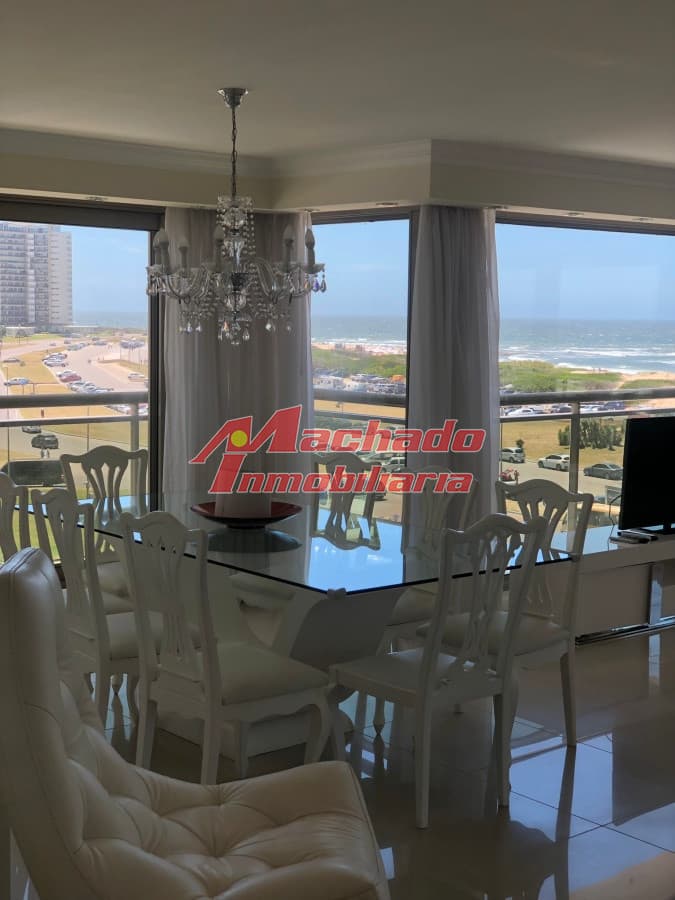 Apartamento de 3 dormitorios en venta, primera linea de la brava.