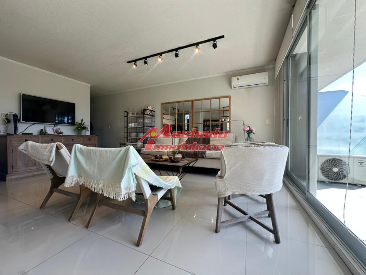 Venta de Apartamento de 2 dormitorios en Roosevelt