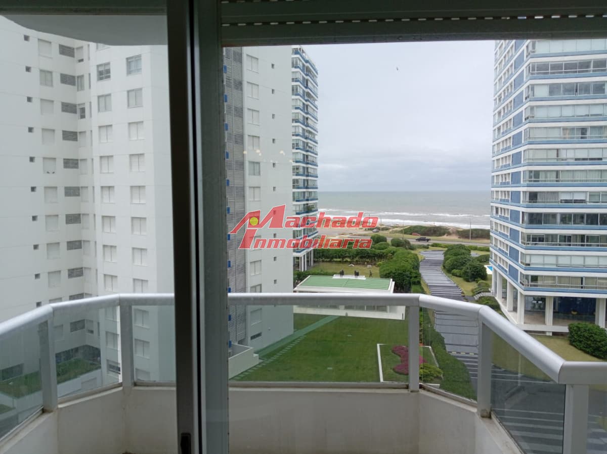 Alquiler de Apartamento a metros de playa Brava