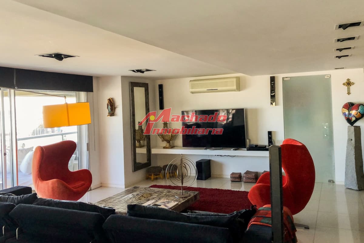 Apartamento En Venta Edificio Espigon Frente Al Puerto.