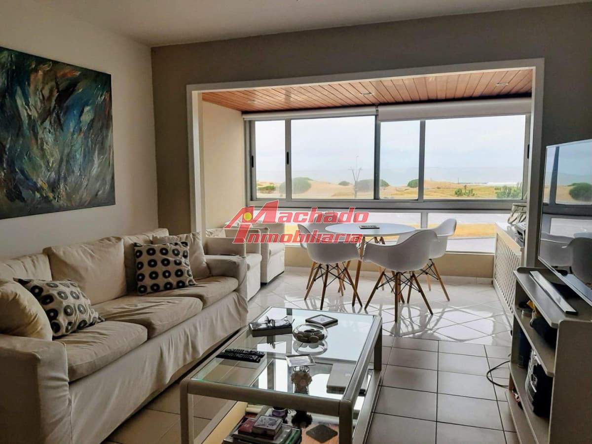 Apartamento en primera linea de playa brava en alquiler temporal
