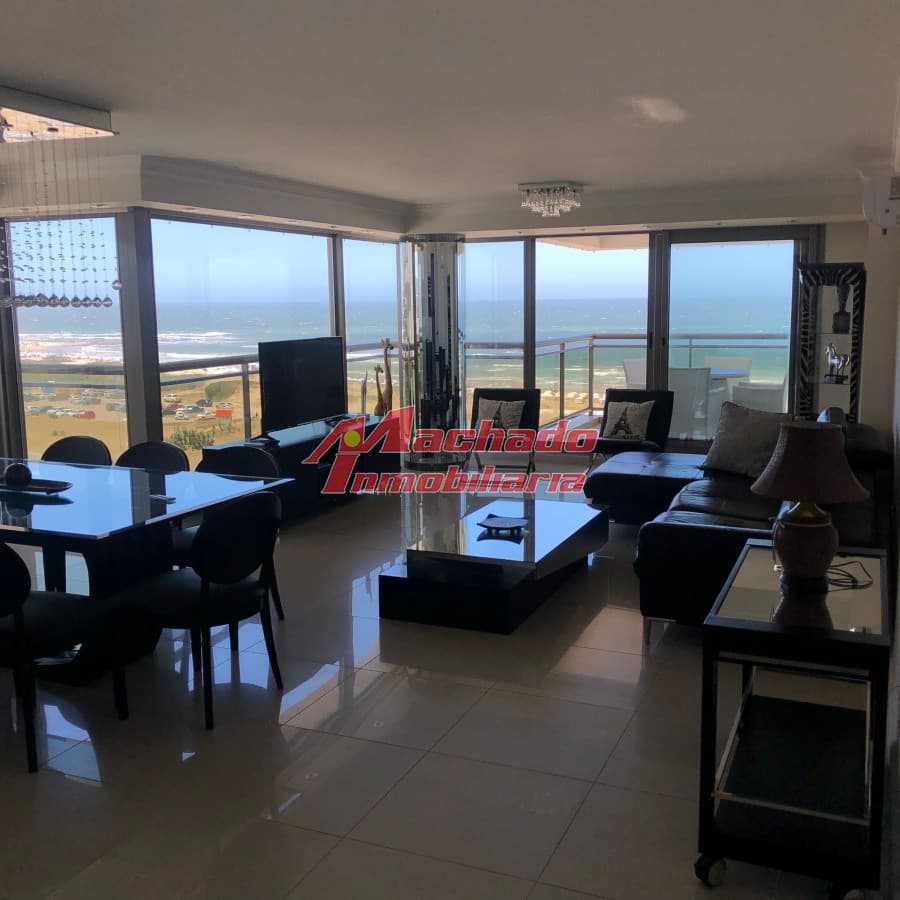 apartamento en venta  , primera linea de la brava.