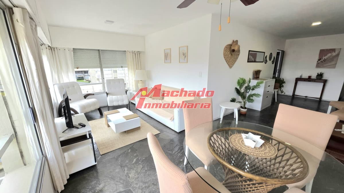 Apartamento en Venta de dos dormitorios en Punta del Este