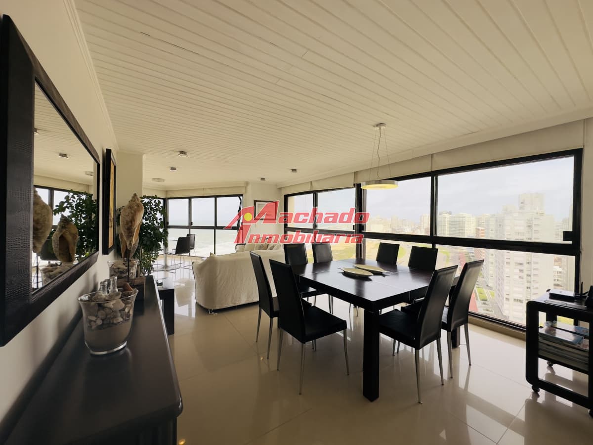 Apartamento en Venta y alquiler de 3 dormitorios en Punta del Este