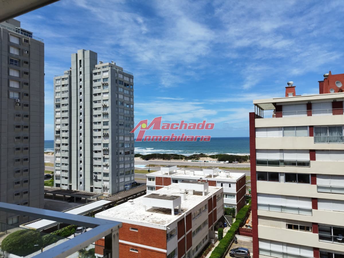 Alquiler de Apartamento de dos dormitorios en Playa Brava