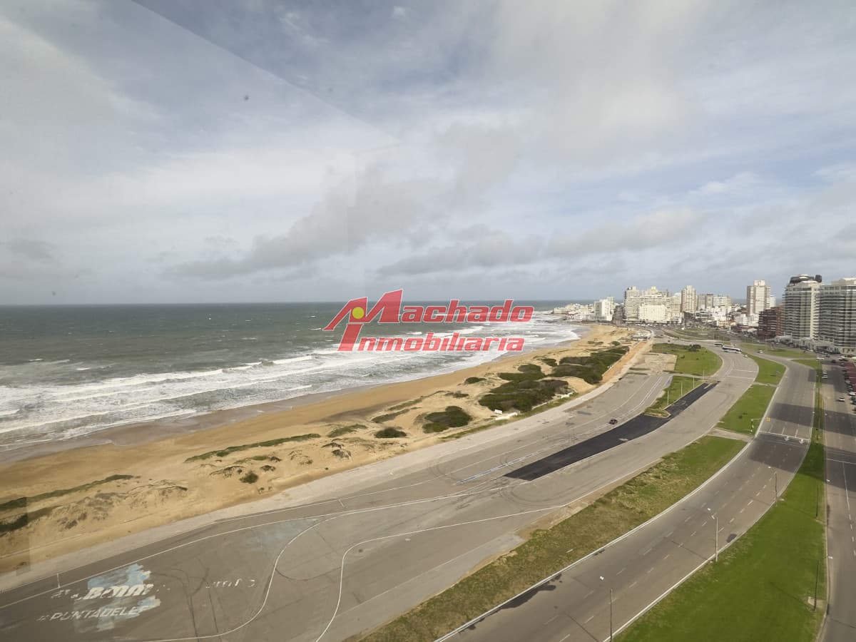 Apartamento en Venta y alquiler de 3 dormitorios en Punta del Este