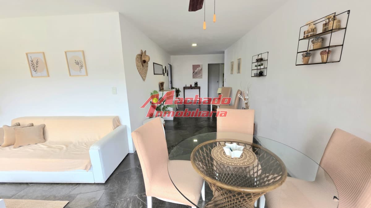 Apartamento en Venta de dos dormitorios en Punta del Este