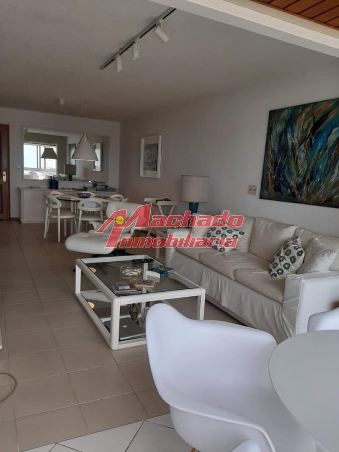 Apartamento en primera linea de playa brava en alquiler temporal