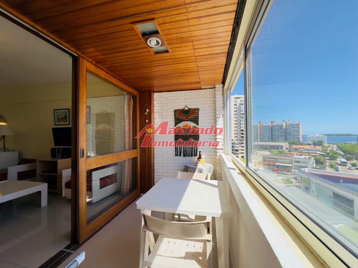 Apartamento de 2 dormitorios, reciclado, en Alquiler, en Punta del Este